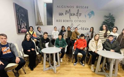 PONEN A PRUEBA A LOS 21 BECADOS